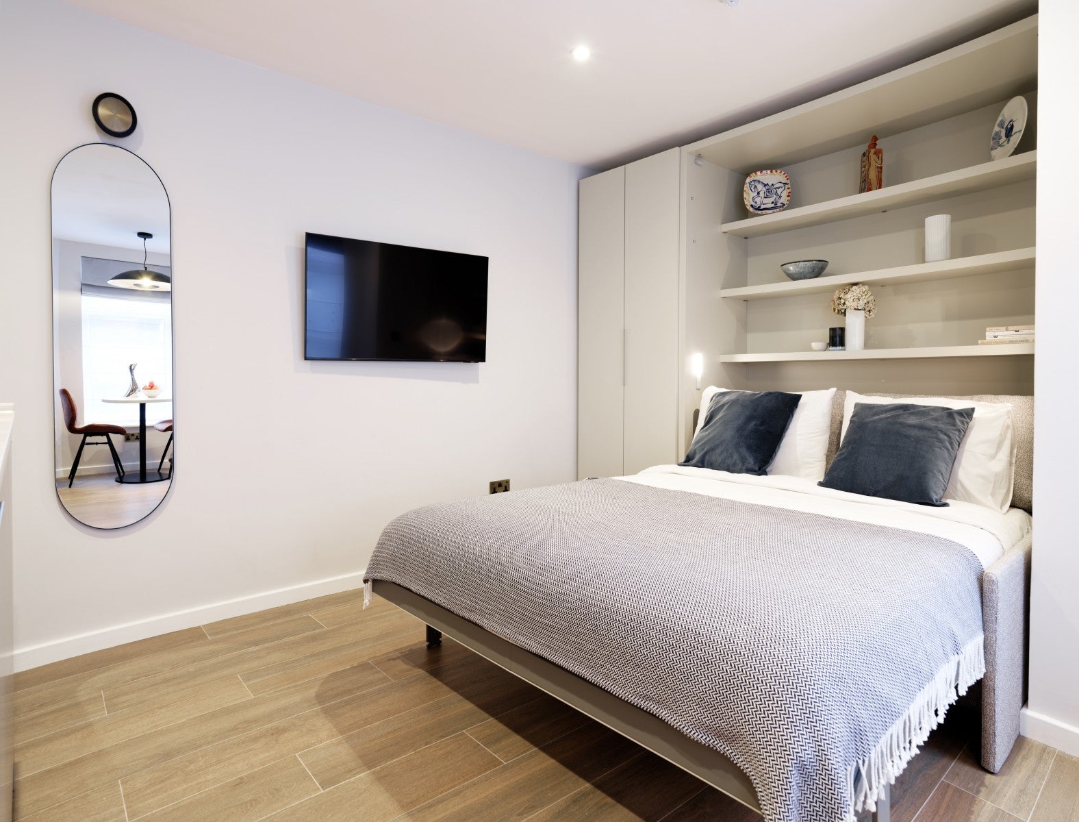 Flat Kingdon Road in London