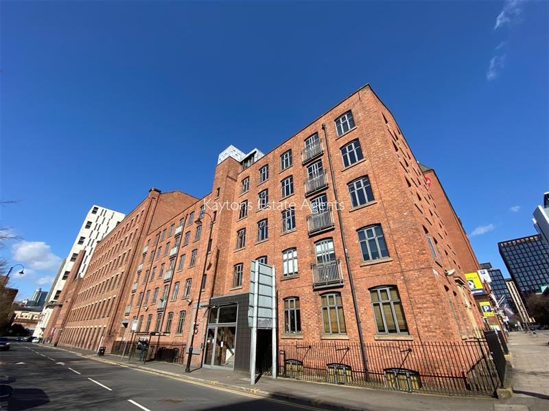 Flat Cambridge Street in Manchester