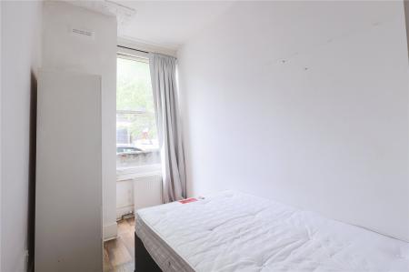Flat Fairbridge Road in Greater London