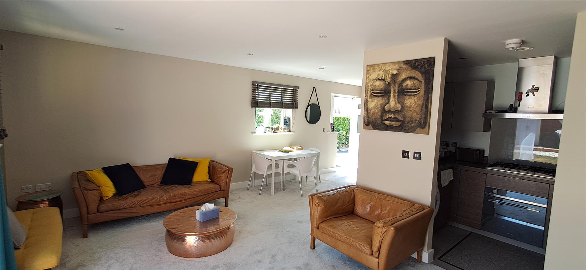 House Woodcote Close in Hertsmere
