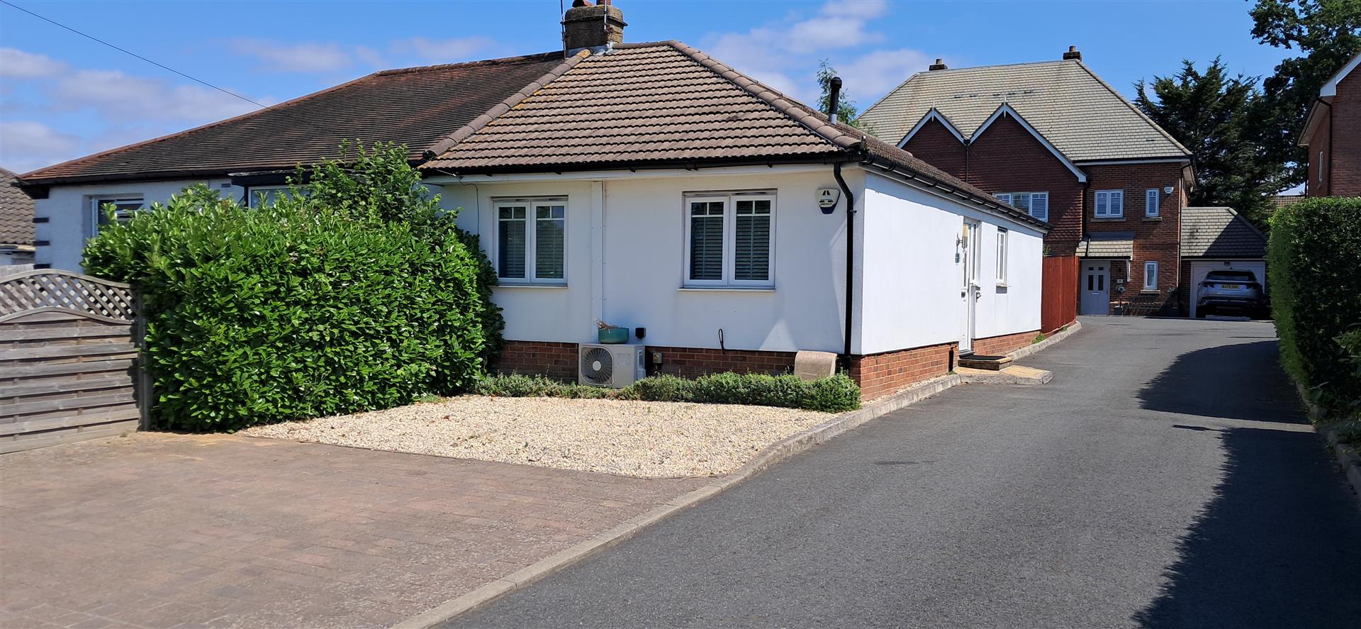 House Woodcote Close in Hertsmere