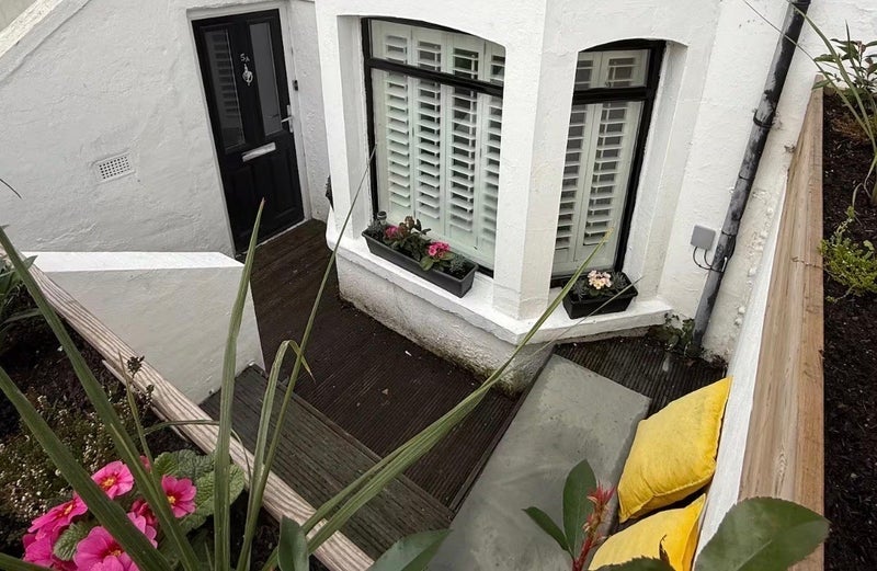 Flat Apsley Road in Greater London