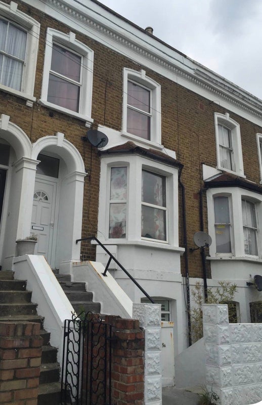Flat Apsley Road in Greater London