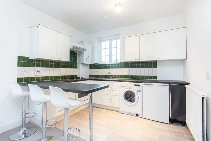Flat Cranleigh Street in Greater London