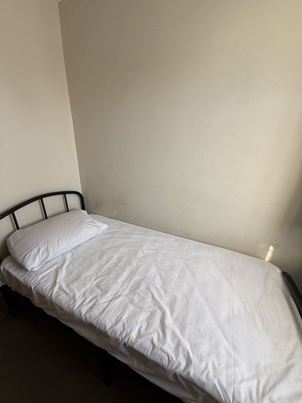 Room Hillside Gardens in Greater London