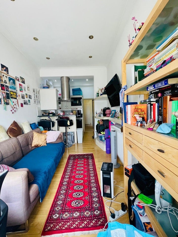 Flat Lordship Road in Greater London