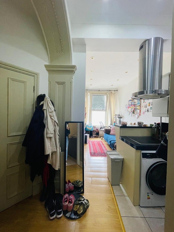 Flat Lordship Road in Greater London