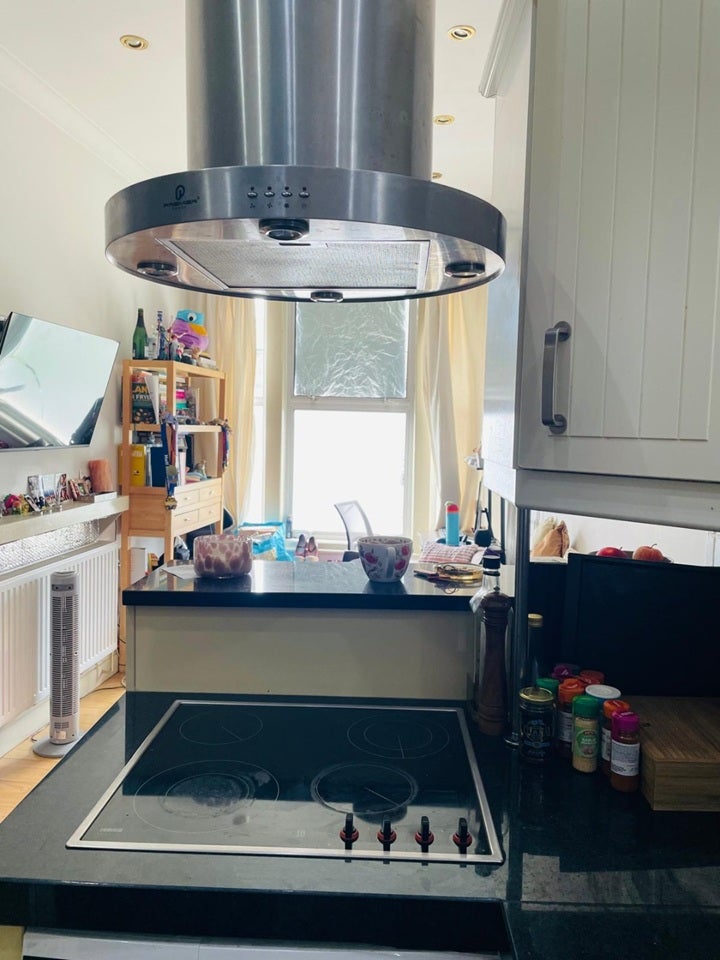 Flat Lordship Road in Greater London