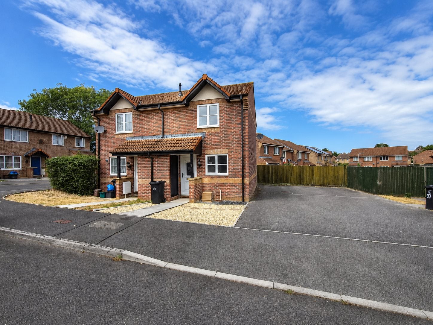 House Potterton Close in Bridgwater