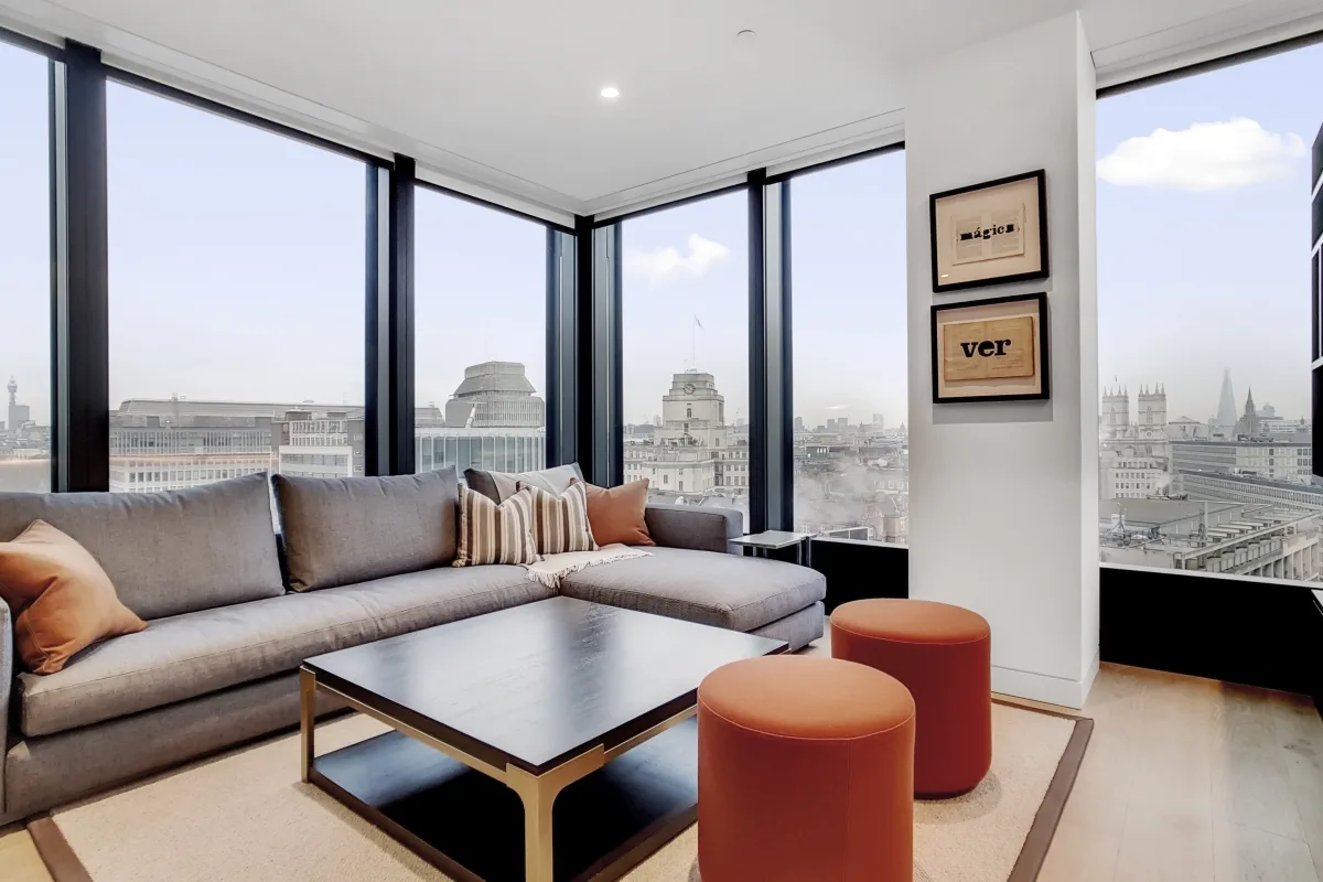 Flat Spenser Street in City of Westminster
