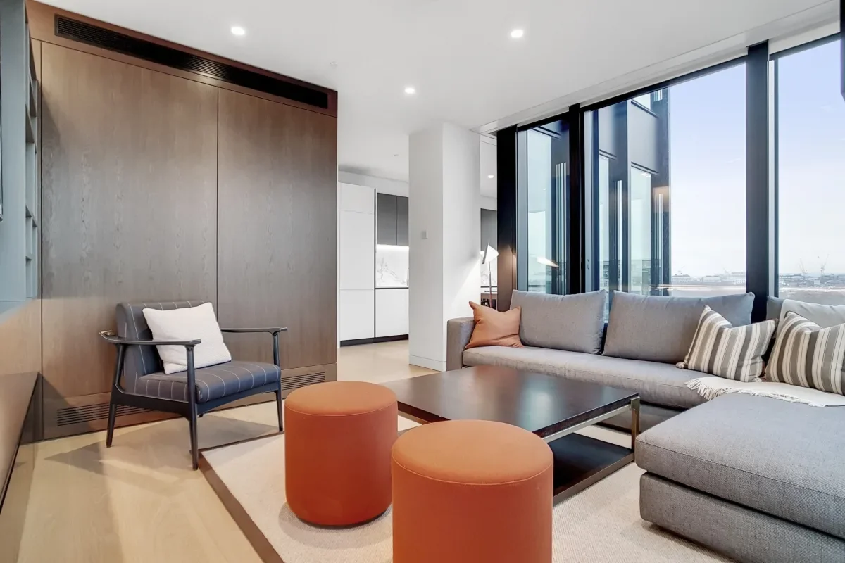 Flat Spenser Street in City of Westminster