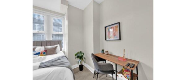 Flat Wightman Road in Greater London
