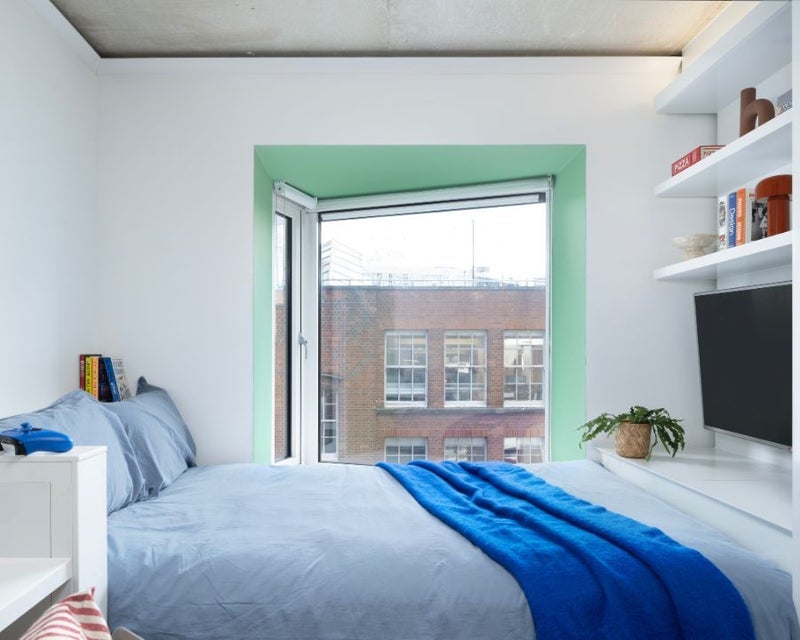 Flat Brunswick Place in Greater London