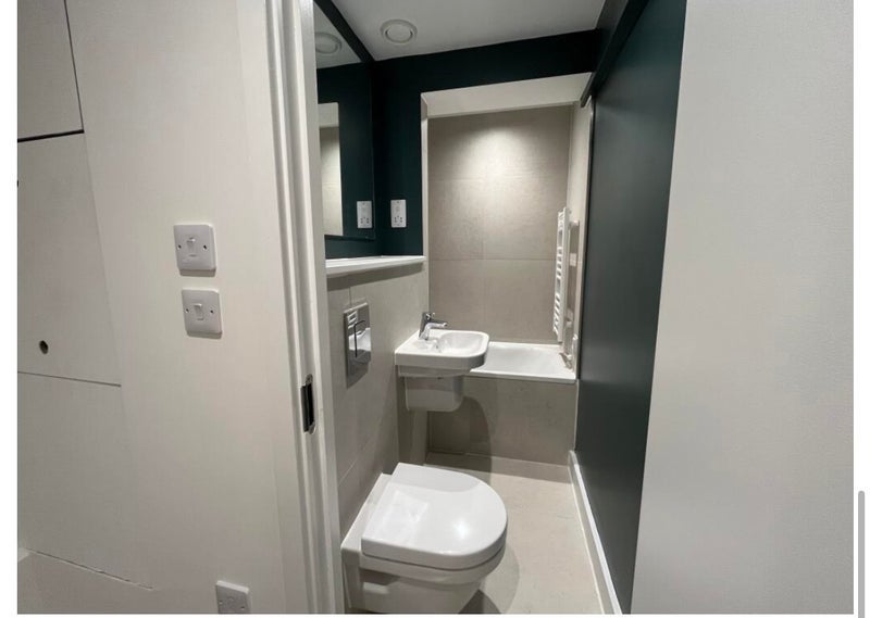 Room Spinners Way in Manchester