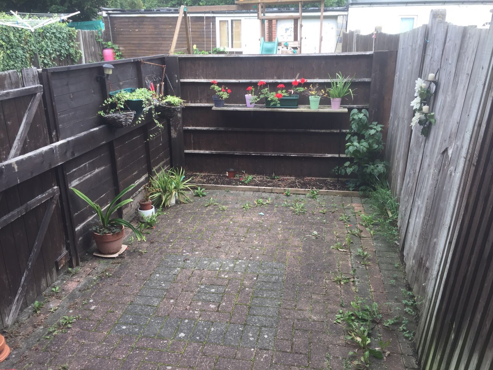 Flat Kenton Road in Greater London