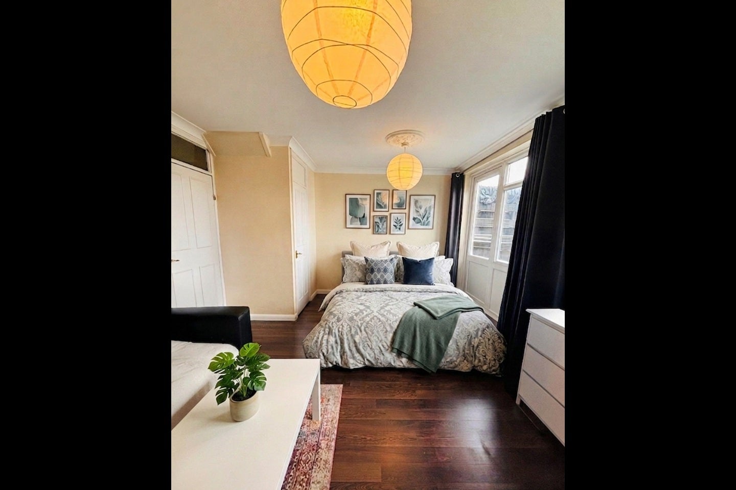 Room East Road in Greater London