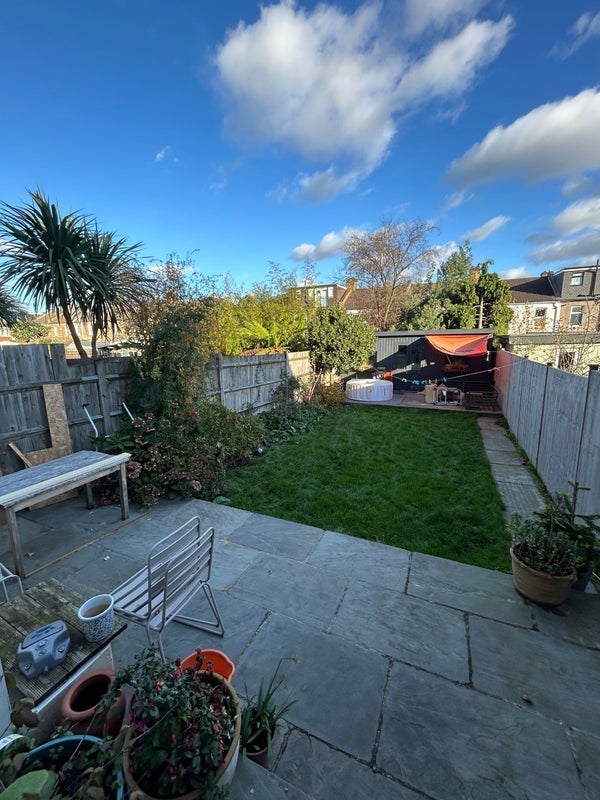 Room Ardgowan Road in Greater London