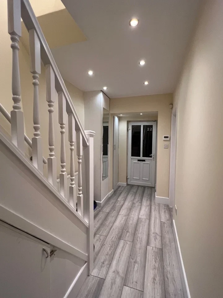 House Pembury Avenue in Greater London