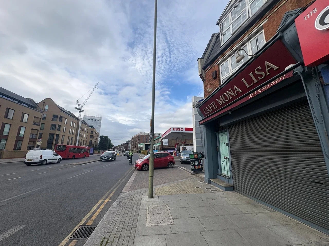 Flat Friern Barnet Lane in Greater London