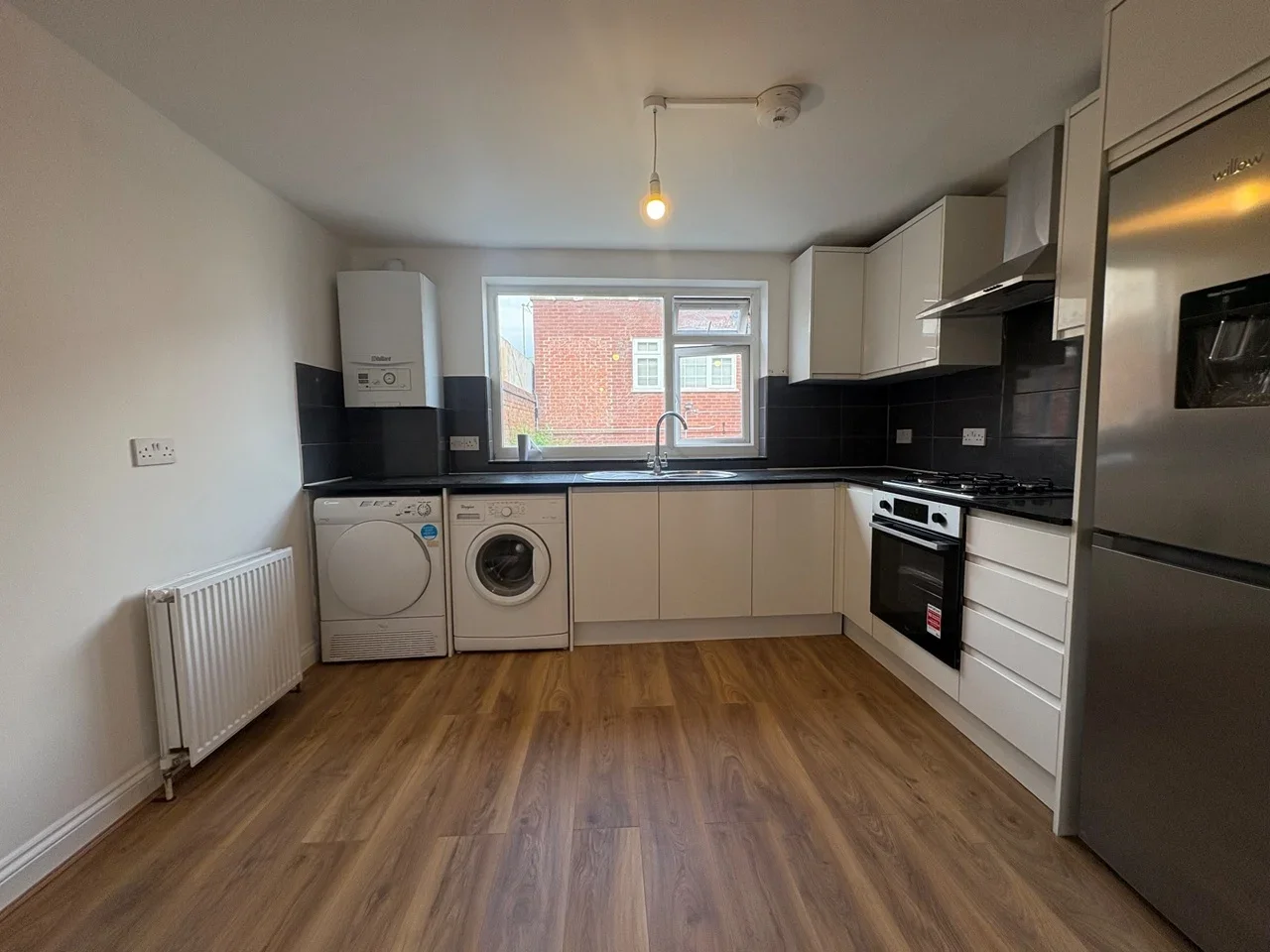 Flat Friern Barnet Lane in Greater London