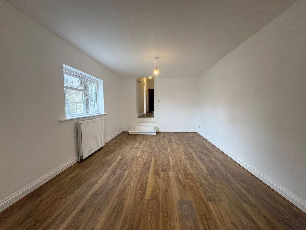 Flat Friern Barnet Lane in Greater London