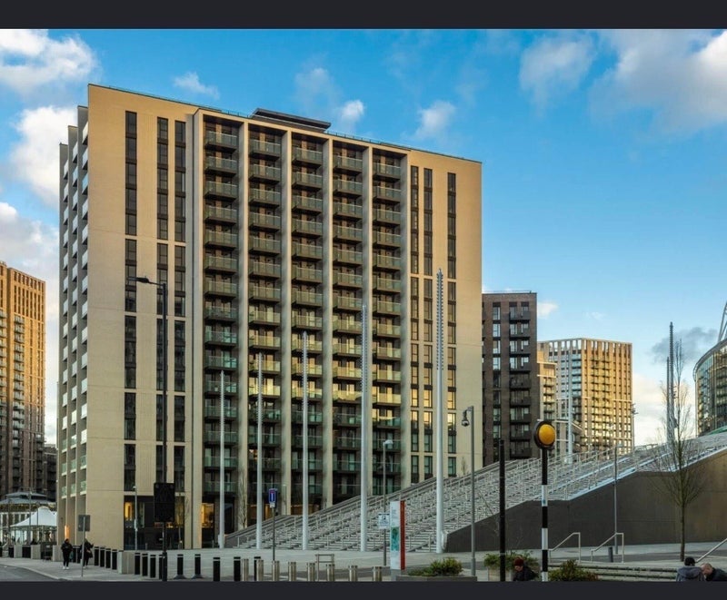 Room Olympic Way in Greater London