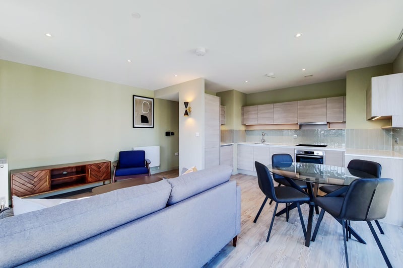 Room Olympic Way in Greater London