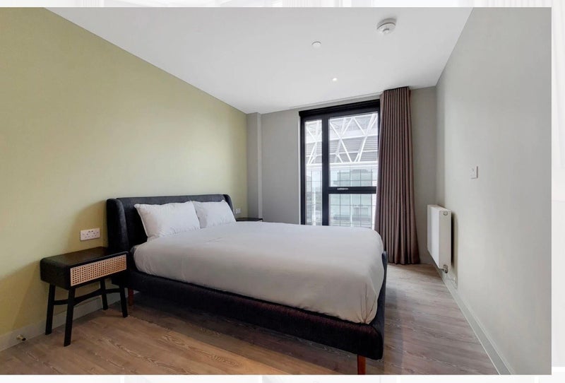 Room Olympic Way in Greater London