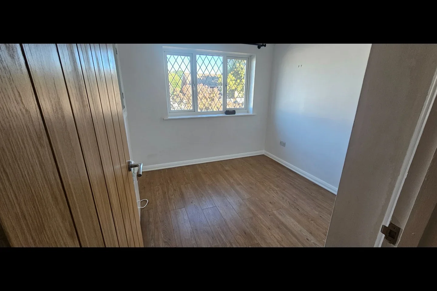 Flat Ardrossan Gardens in Epsom and Ewell