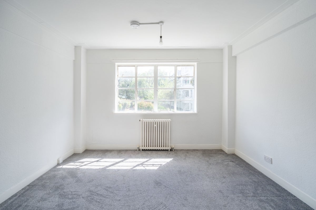 Flat Wavertree Road in Greater London