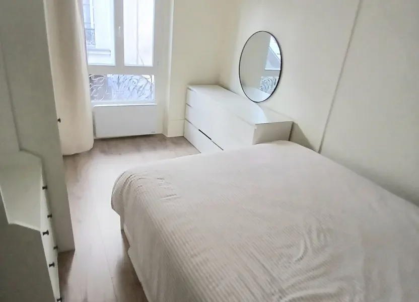 Flat Rue de Belleville in Paris