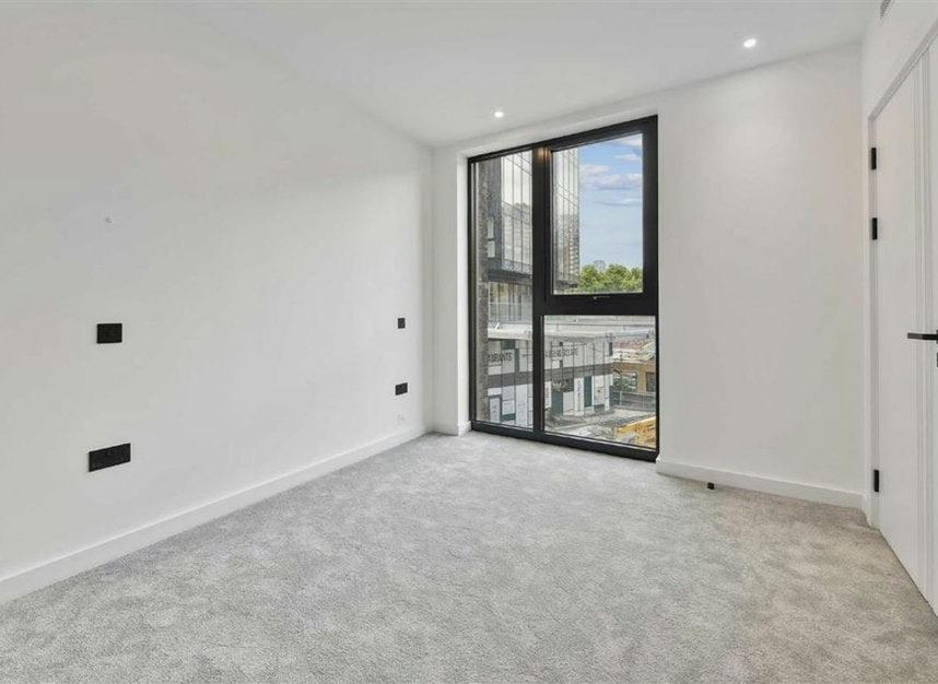 Flat Pennington Quay Walk in Greater London