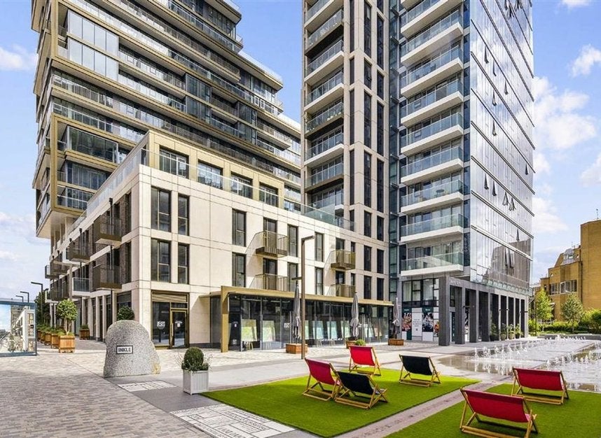 Flat Pennington Quay Walk in Greater London