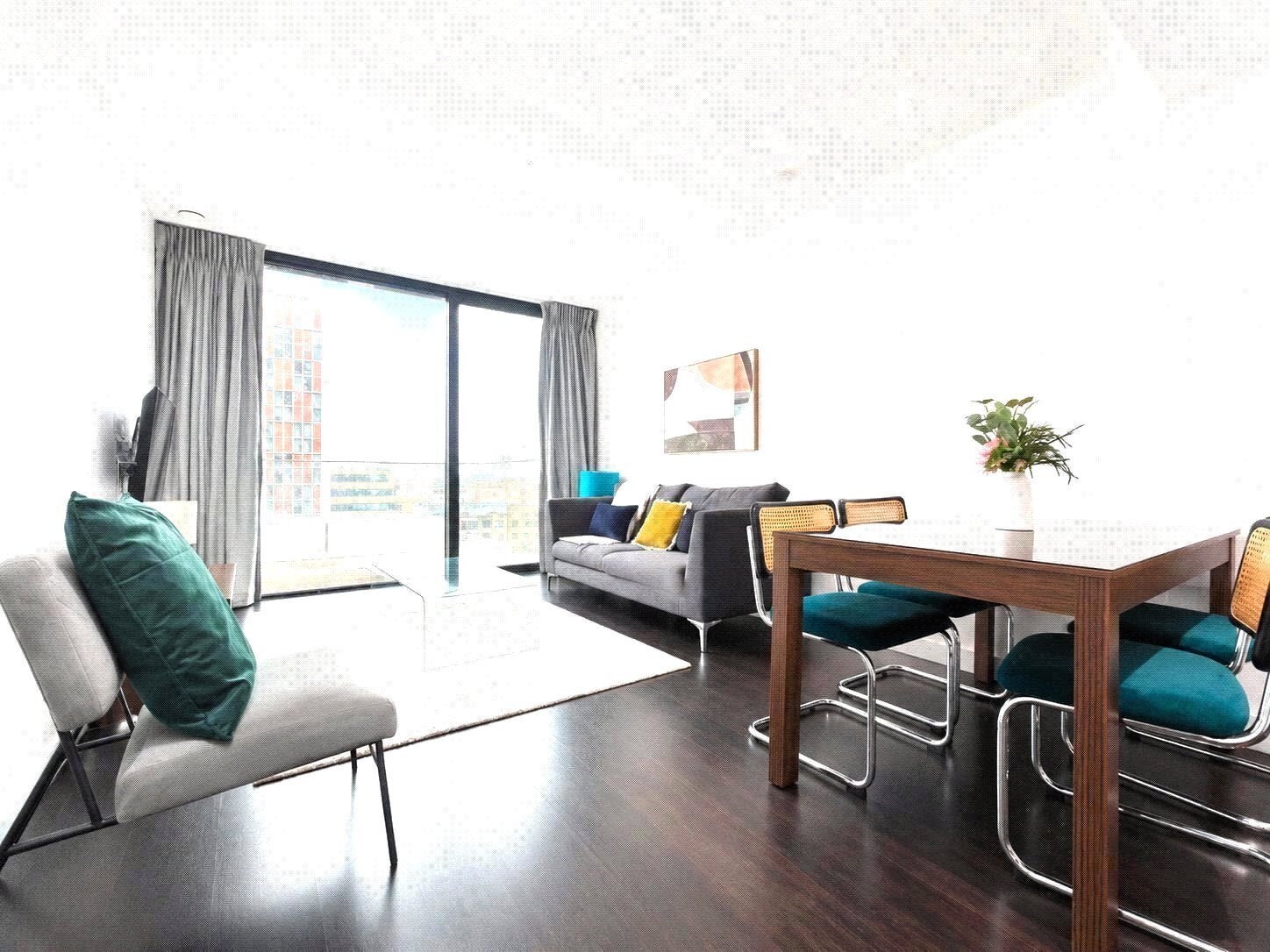 Flat Alie Street in Greater London