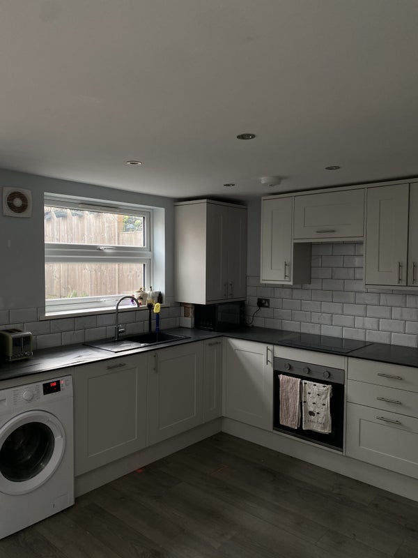 Room Haldon Road in Greater London