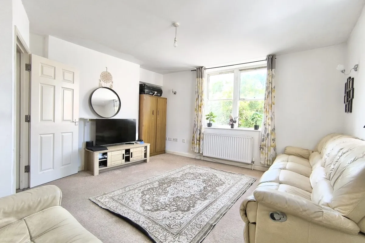 Flat North Parade in Frome