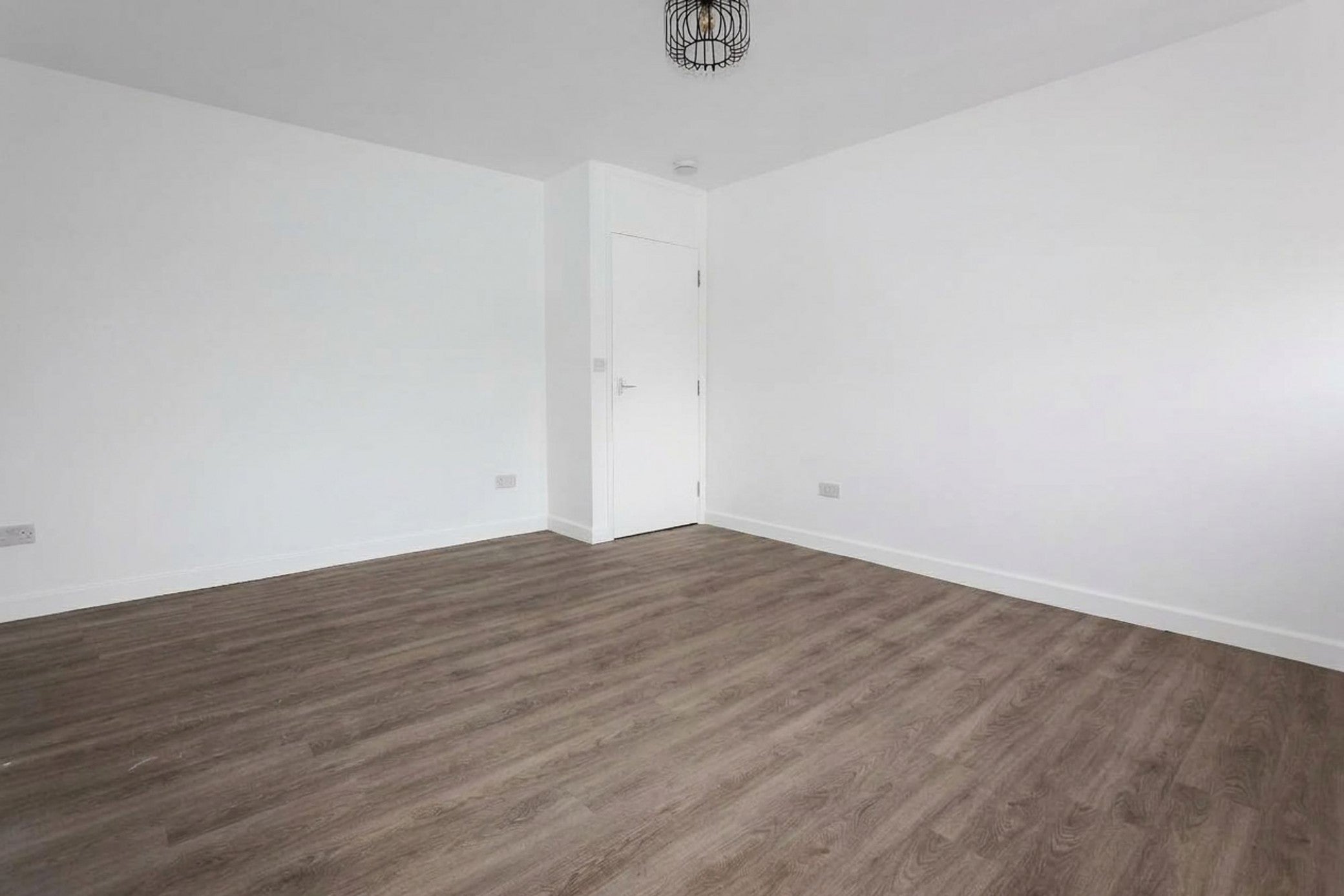 Flat Bramley Road in Greater London