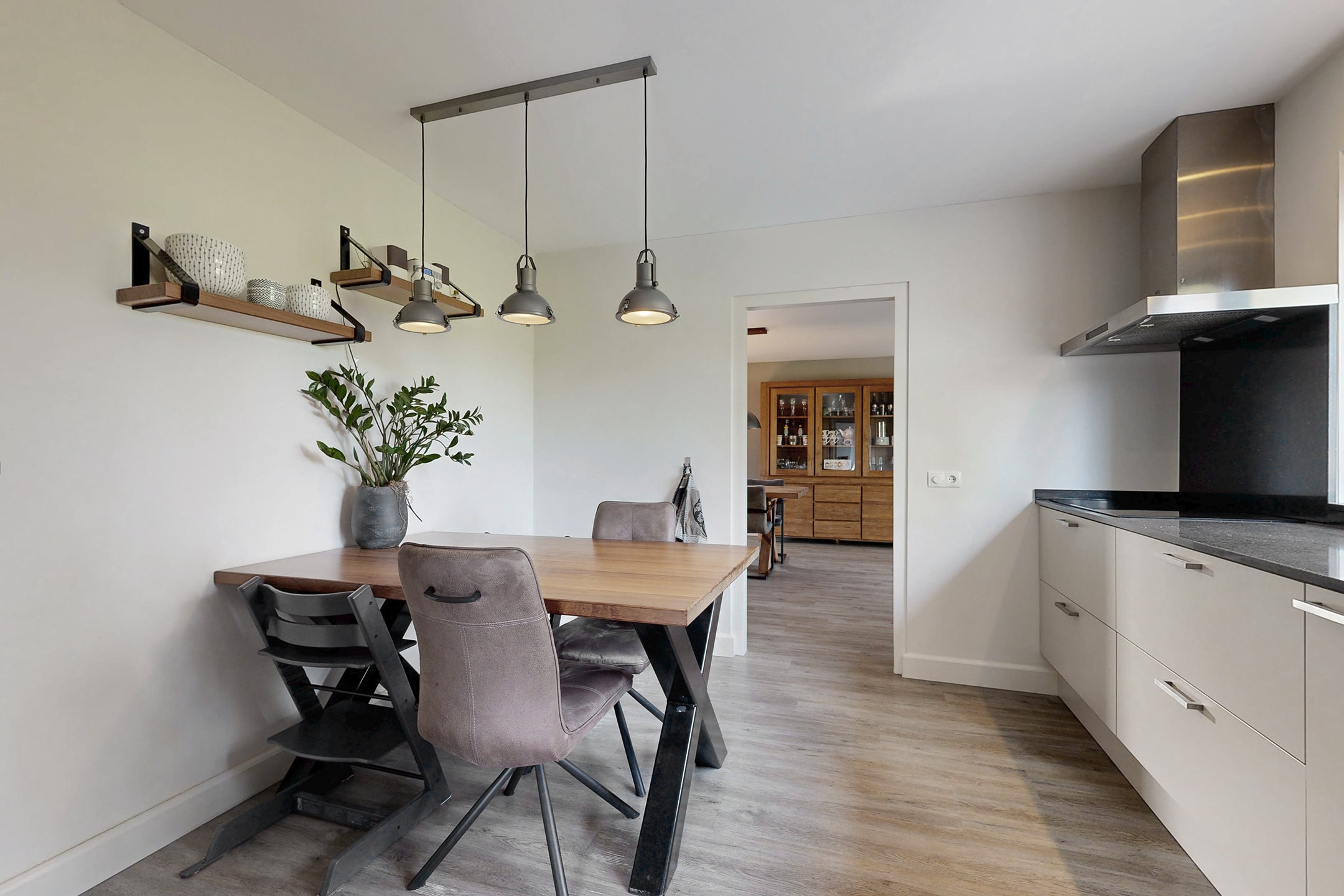 Vrijstaande woning te koop: Oude Kerkstraat 79, Standdaarbuiten