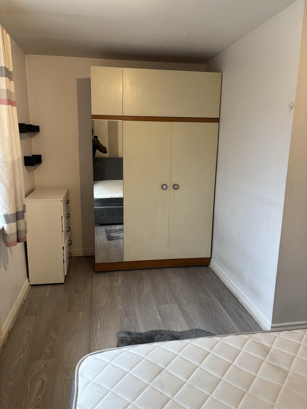 Room Rushway Avenue in Manchester