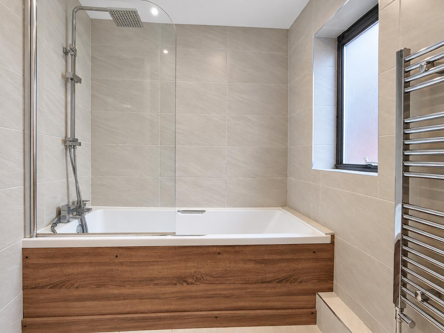 Flat Spencer Close in Greater London