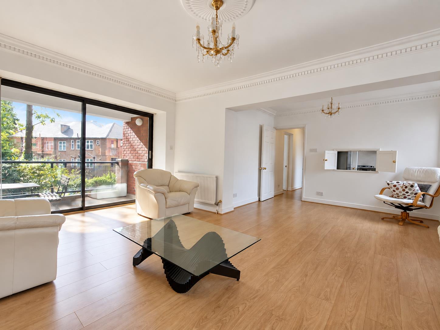 Flat Spencer Close in Greater London