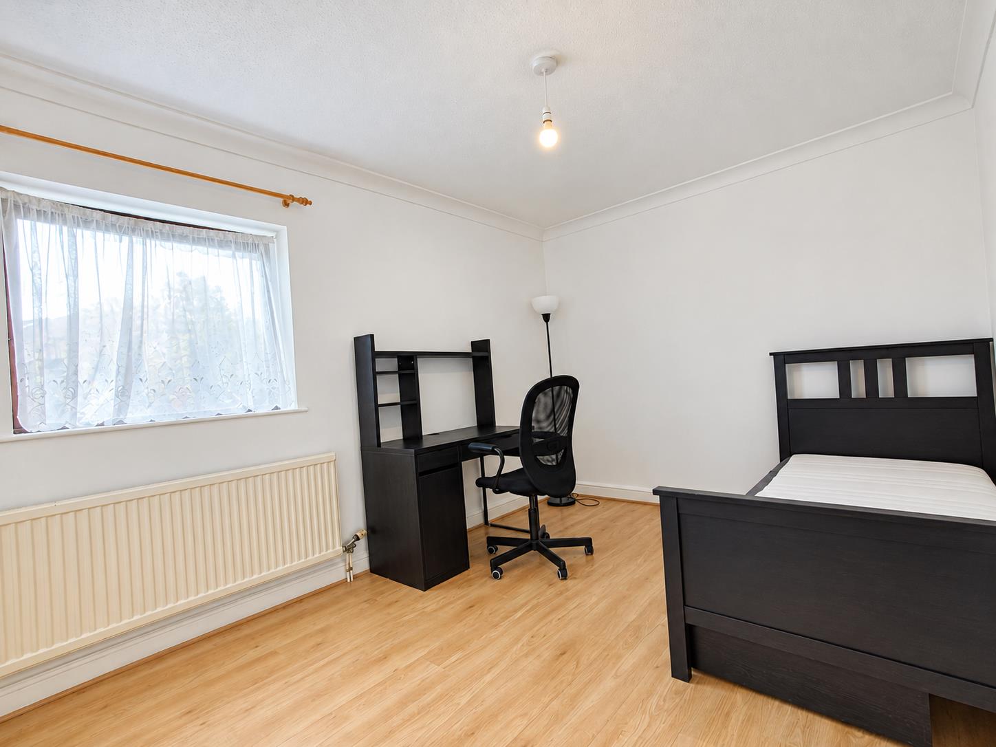 Flat Spencer Close in Greater London