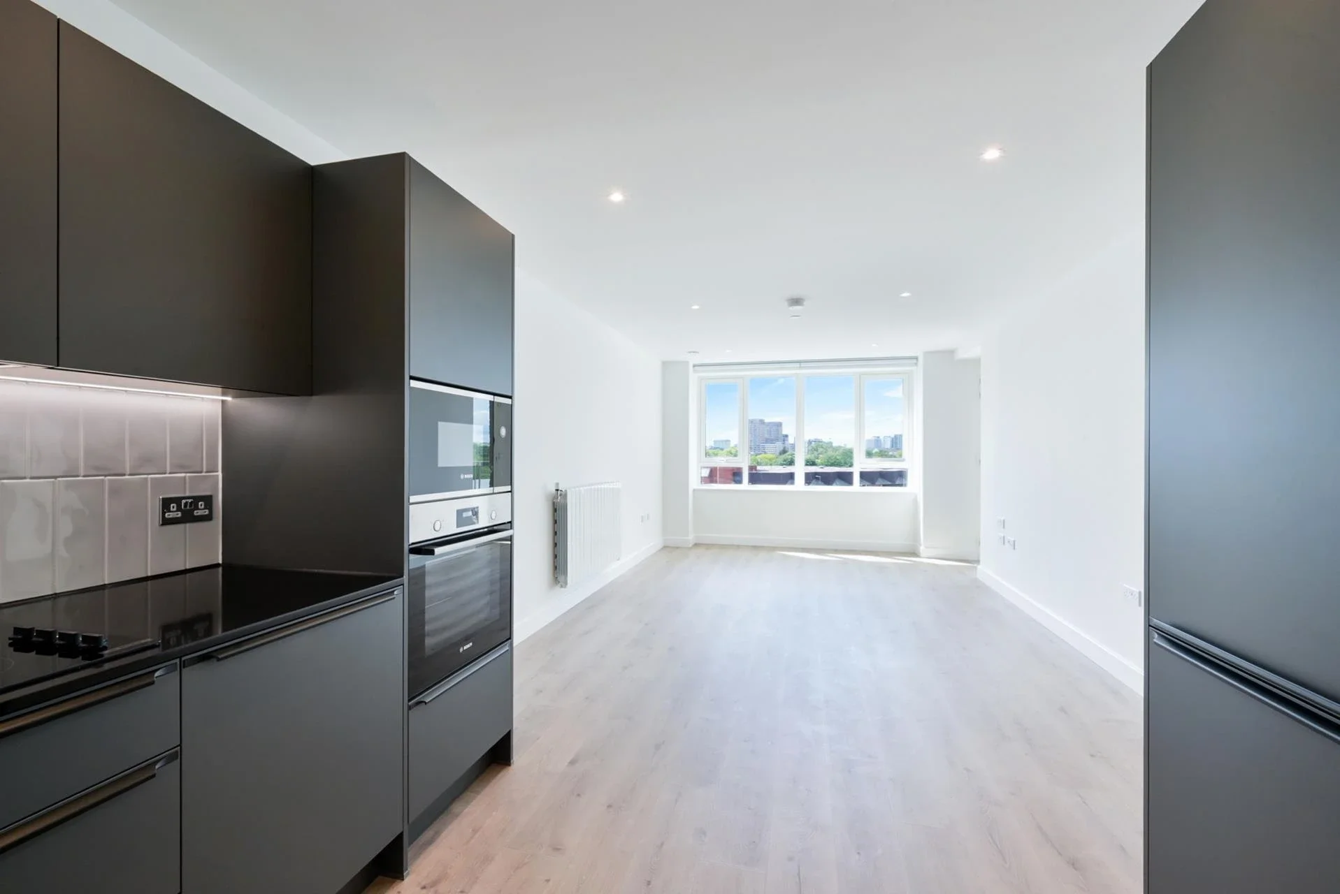 Flat Pettman Crescent in Greater London