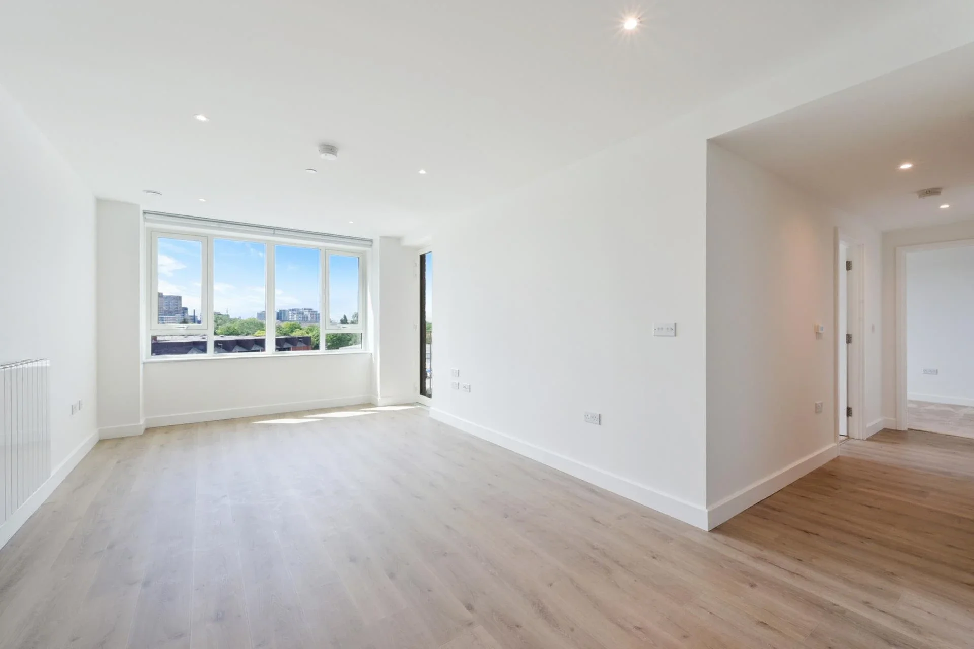 Flat Pettman Crescent in Greater London