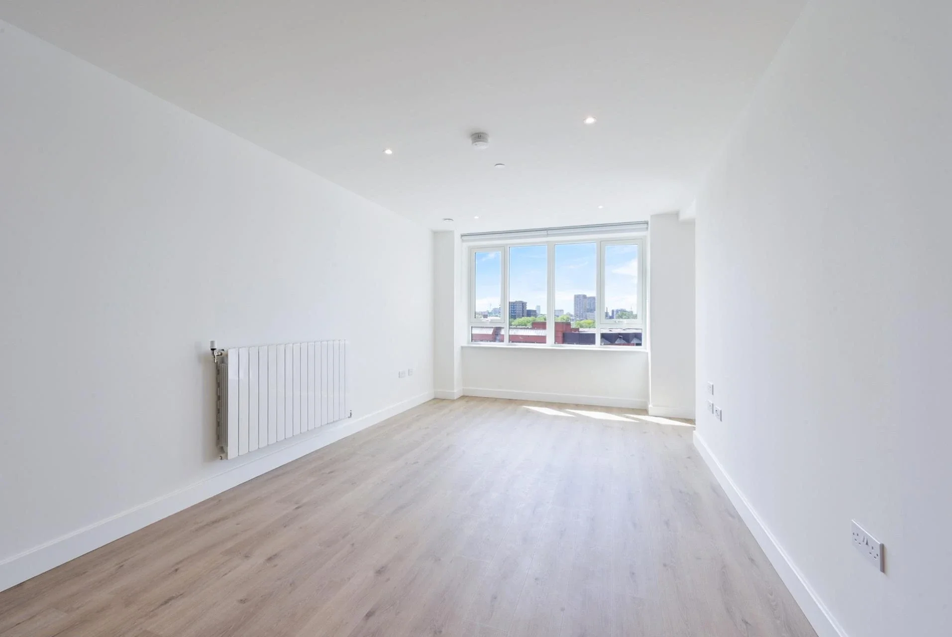 Flat Pettman Crescent in Greater London