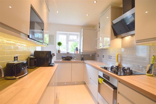 Flat Devonshire Road in Greater London