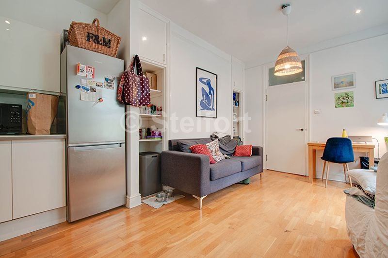 Flat Cathcart Hill in Greater London