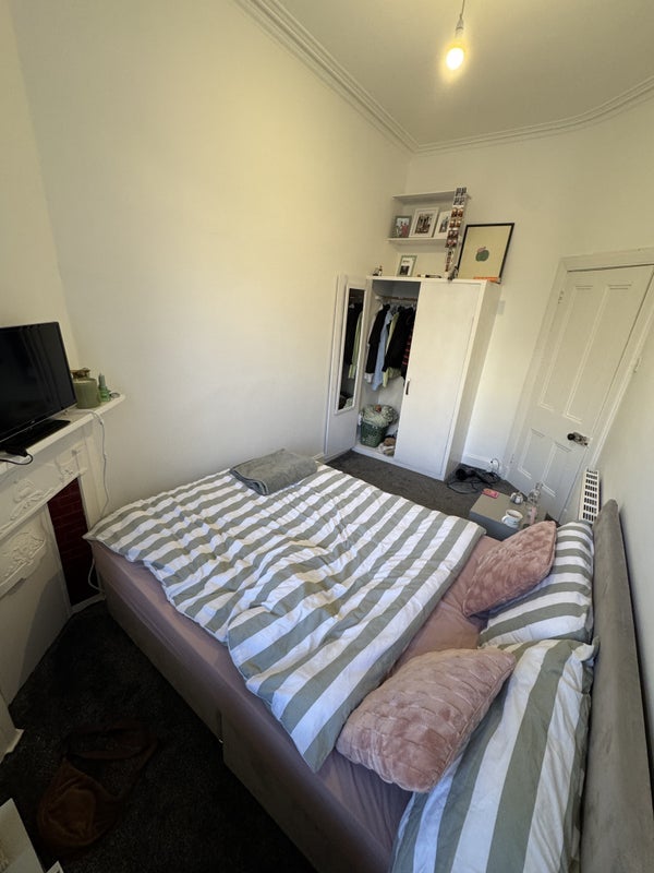 Room Macdowall Road in City of Edinburgh