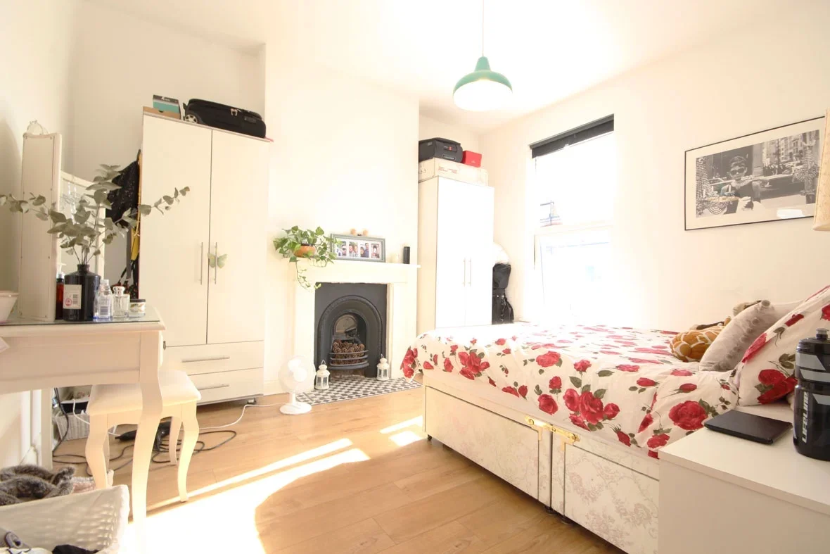 Flat Windus Road in Greater London