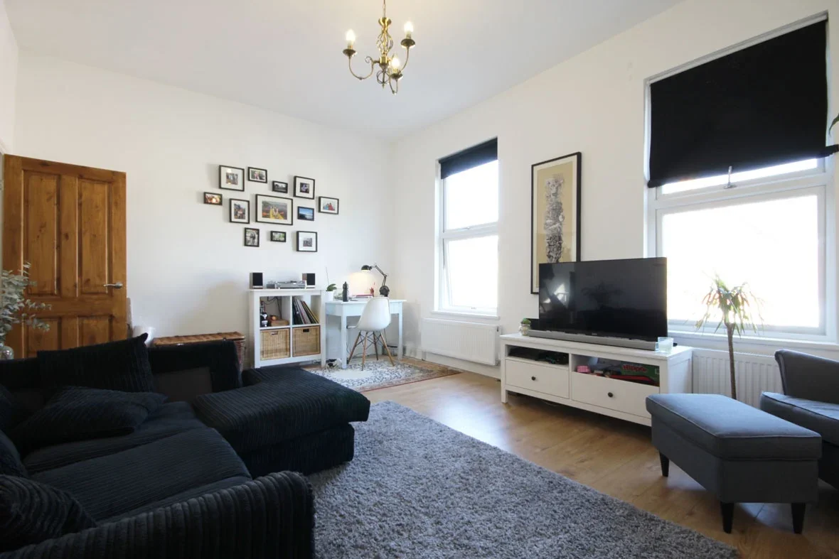 Flat Windus Road in Greater London